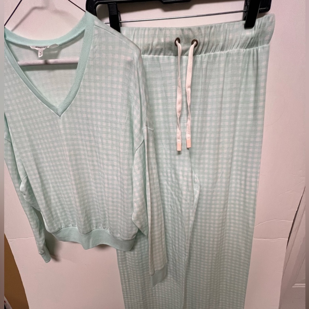 HONEY DEW SIZE SMALL LADIES LONG SLEEVE PAJAMA’S MINT GREEN & WHITE CHECKERED - Picture 3 of 11